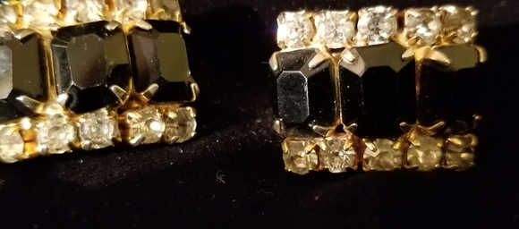 Vintage clip on earrings - Picture 3 of 3